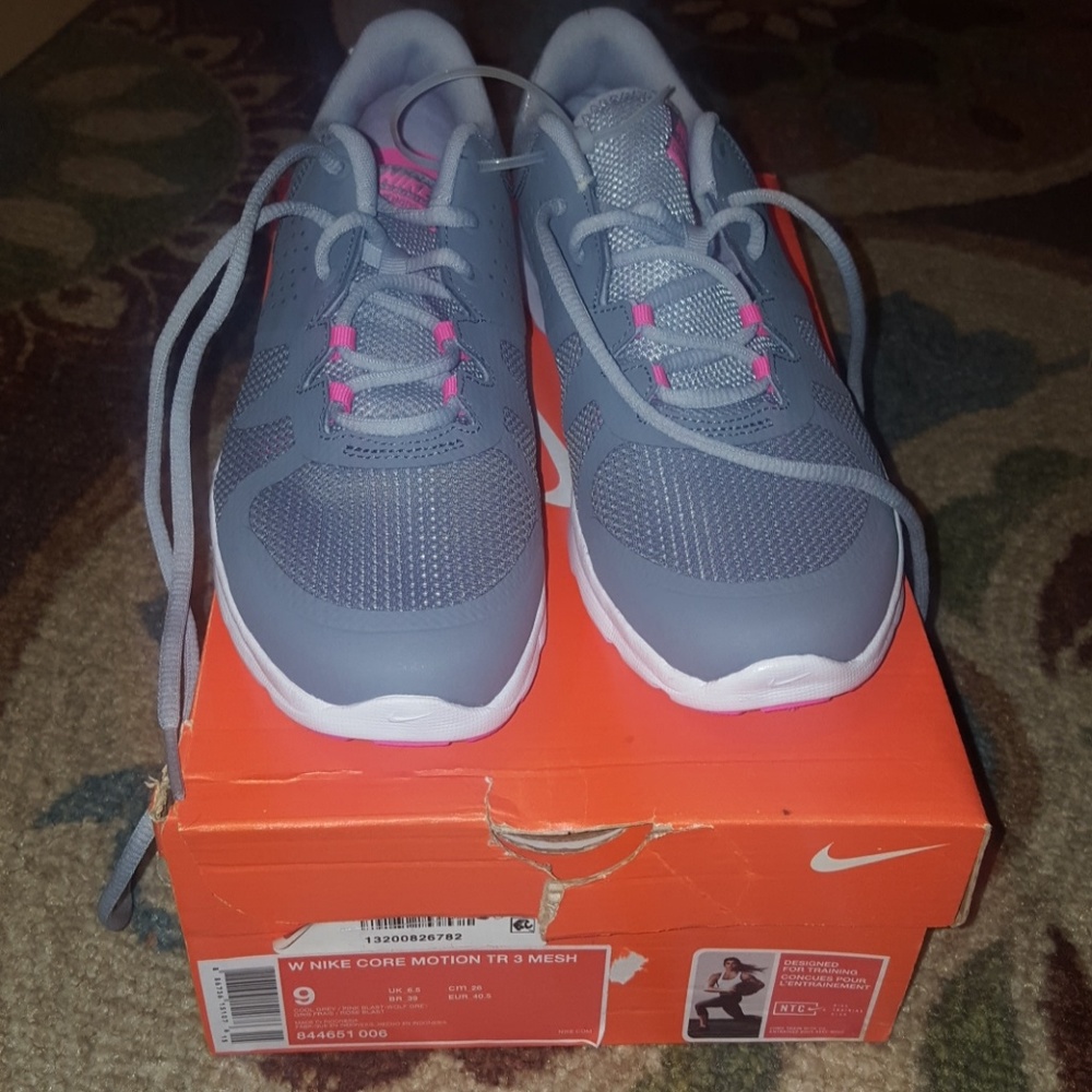 NIB Womens Nike Core Motion Running shoes